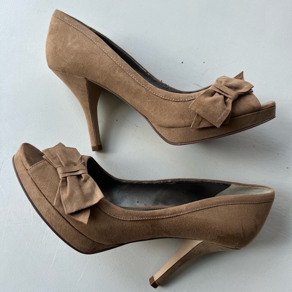 Marc Fisher Manila Suede peep toe size 9.5